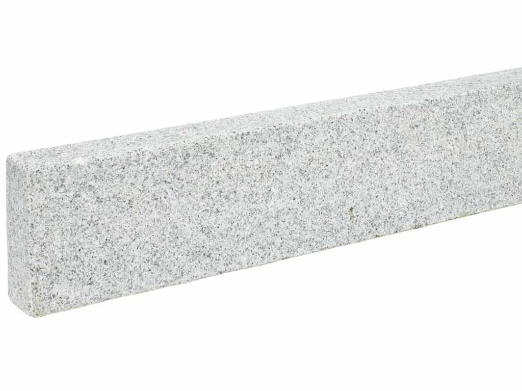 Edelrandstein Granit grau gesägt geflammt