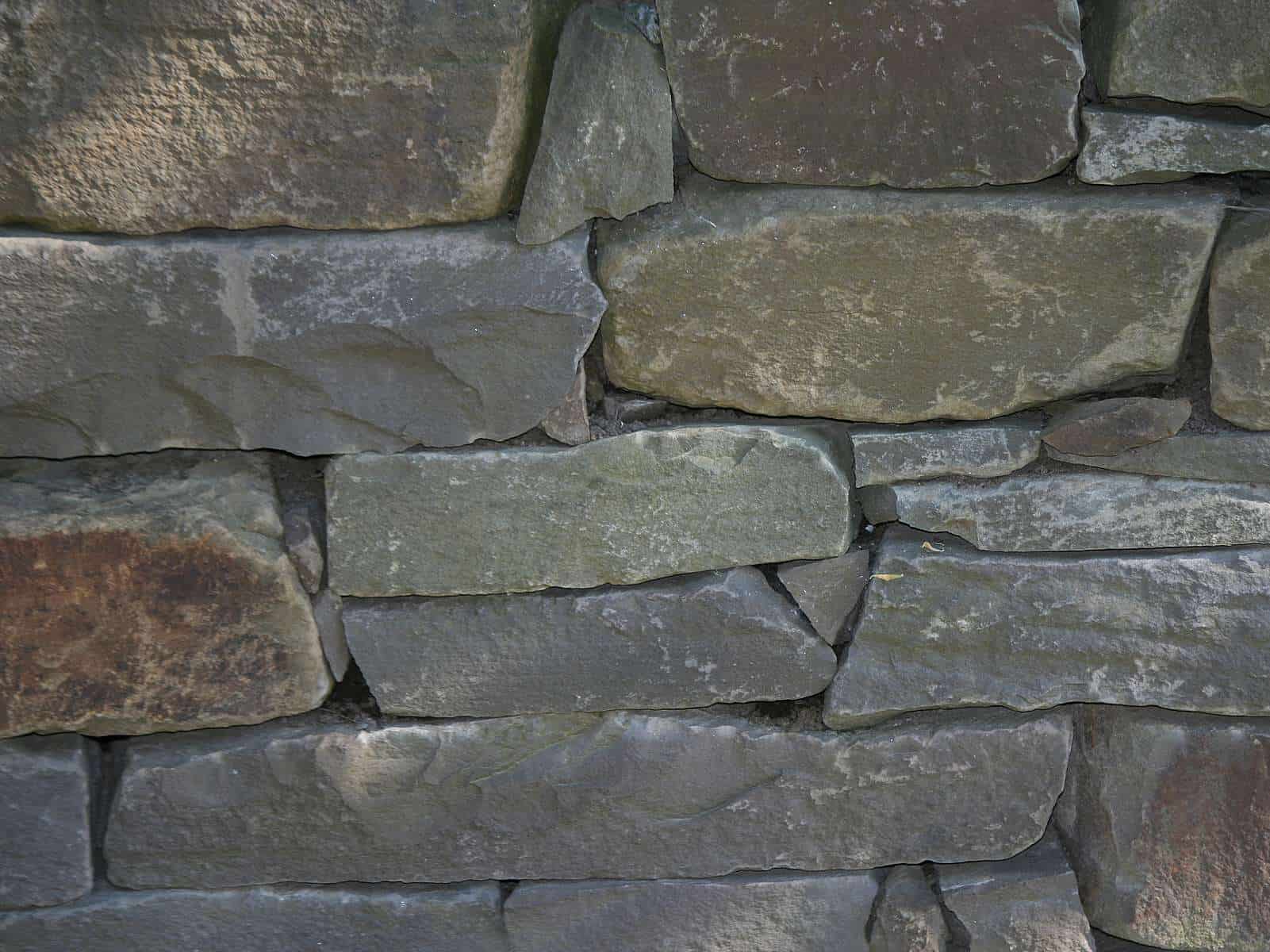 Natursteinmauern - Natursteine für den Garten | Ihr Steinbruch in NRW